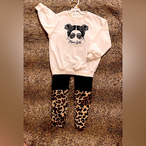 🖤 Beyond inlove with this never worn Adorable girls legging& sweatshirt set!🖤 - Picture 5 of 8